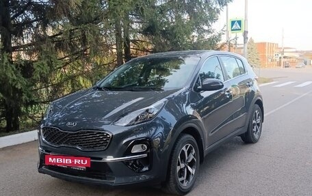 KIA Sportage IV рестайлинг, 2020 год, 2 400 000 рублей, 2 фотография