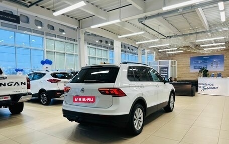 Volkswagen Tiguan II, 2018 год, 2 229 000 рублей, 6 фотография