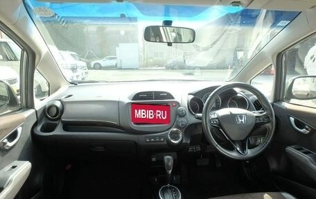 Honda Fit Shuttle I рестайлинг, 2013 год, 899 000 рублей, 10 фотография