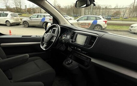 Opel Zafira Life I, 2021 год, 2 800 000 рублей, 15 фотография