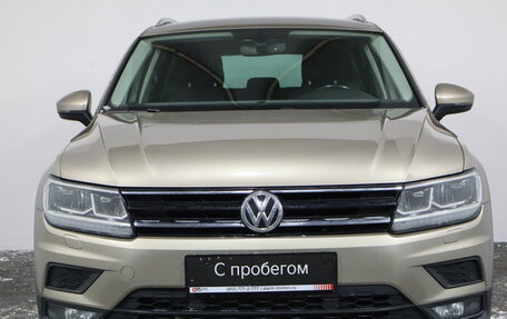Volkswagen Tiguan II, 2018 год, 2 399 000 рублей, 2 фотография