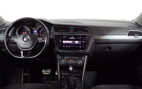 Volkswagen Tiguan II, 2018 год, 2 399 000 рублей, 7 фотография