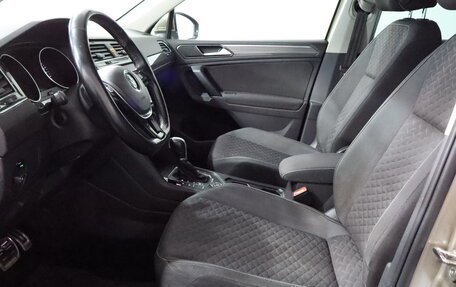 Volkswagen Tiguan II, 2018 год, 2 399 000 рублей, 8 фотография