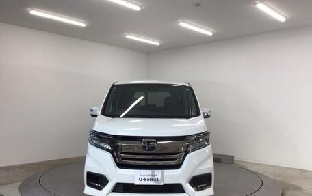 Honda Stepwgn IV, 2017 год, 1 950 000 рублей, 3 фотография