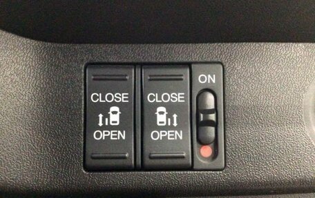 Honda Stepwgn IV, 2017 год, 1 950 000 рублей, 20 фотография