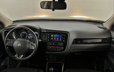 Mitsubishi Outlander III рестайлинг 3, 2019 год, 2 490 000 рублей, 5 фотография