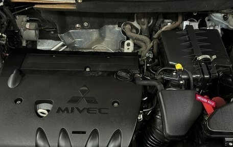 Mitsubishi Outlander III рестайлинг 3, 2019 год, 2 490 000 рублей, 13 фотография