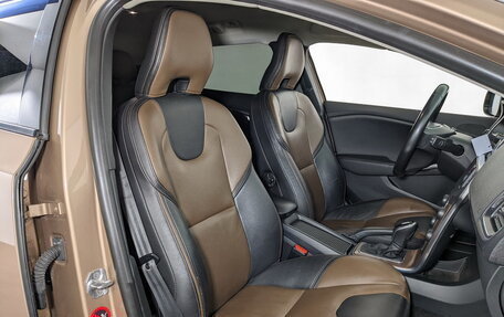 Volvo V40 II рестайлинг, 2015 год, 1 490 000 рублей, 24 фотография