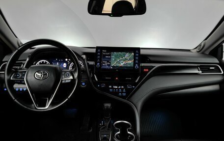 Toyota Camry, 2021 год, 3 099 000 рублей, 10 фотография