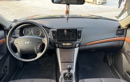 Hyundai Sonata VI, 2010 год, 830 000 рублей, 5 фотография