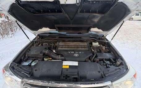 Toyota Land Cruiser 200, 2012 год, 2 850 000 рублей, 9 фотография