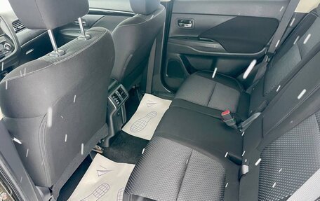 Mitsubishi Outlander III рестайлинг 3, 2019 год, 2 150 000 рублей, 9 фотография