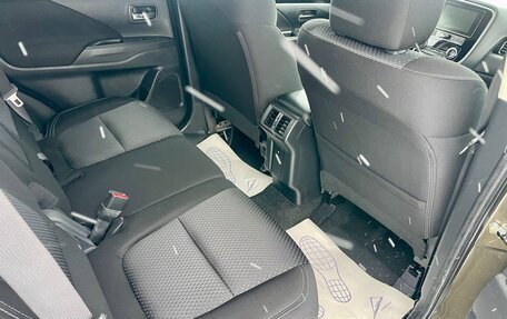 Mitsubishi Outlander III рестайлинг 3, 2019 год, 2 150 000 рублей, 11 фотография