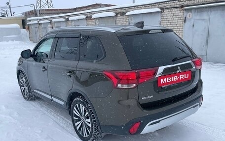 Mitsubishi Outlander III рестайлинг 3, 2019 год, 2 150 000 рублей, 4 фотография