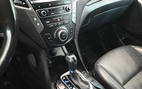 Hyundai Santa Fe III рестайлинг, 2018 год, 2 500 000 рублей, 19 фотография