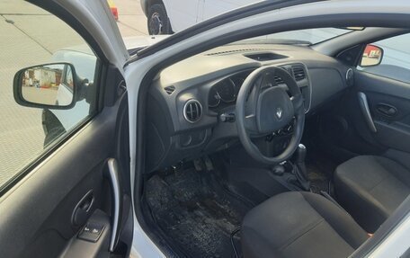 Renault Logan II, 2015 год, 550 000 рублей, 6 фотография