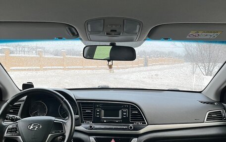 Hyundai Elantra VI рестайлинг, 2017 год, 1 400 000 рублей, 16 фотография