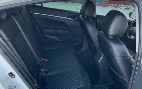 Hyundai Elantra VI рестайлинг, 2017 год, 1 400 000 рублей, 13 фотография