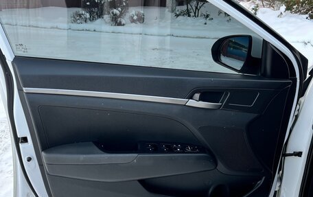 Hyundai Elantra VI рестайлинг, 2017 год, 1 400 000 рублей, 10 фотография