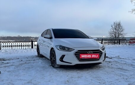 Hyundai Elantra VI рестайлинг, 2017 год, 1 400 000 рублей, 8 фотография