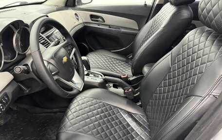 Chevrolet Cruze II, 2011 год, 800 000 рублей, 9 фотография