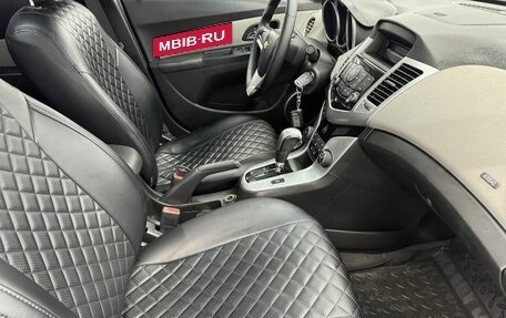 Chevrolet Cruze II, 2011 год, 800 000 рублей, 10 фотография