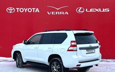 Toyota Land Cruiser Prado 150 рестайлинг 2, 2015 год, 3 700 000 рублей, 3 фотография