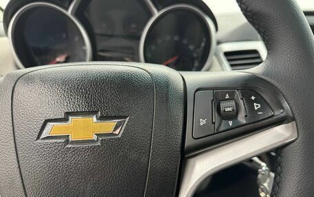 Chevrolet Cruze II, 2011 год, 800 000 рублей, 17 фотография