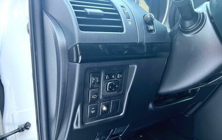 Toyota Land Cruiser Prado 150 рестайлинг 2, 2015 год, 3 700 000 рублей, 15 фотография