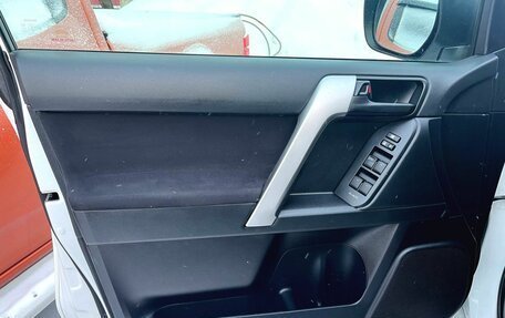 Toyota Land Cruiser Prado 150 рестайлинг 2, 2015 год, 3 700 000 рублей, 14 фотография