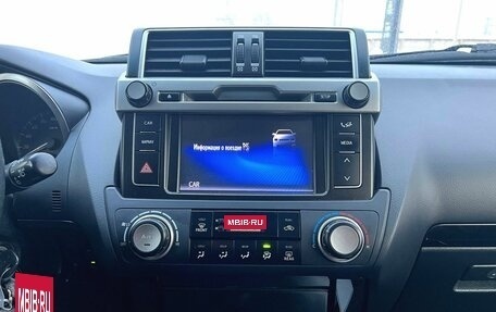 Toyota Land Cruiser Prado 150 рестайлинг 2, 2015 год, 3 700 000 рублей, 16 фотография