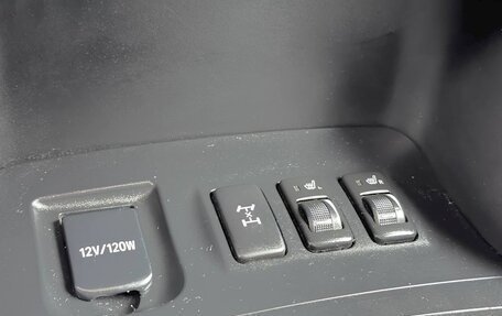 Toyota Land Cruiser Prado 120 рестайлинг, 2008 год, 2 000 000 рублей, 16 фотография