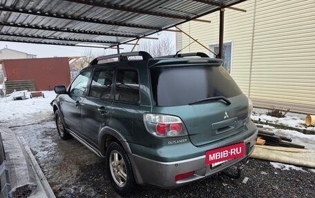 Mitsubishi Outlander III рестайлинг 3, 2005 год, 700 000 рублей, 4 фотография