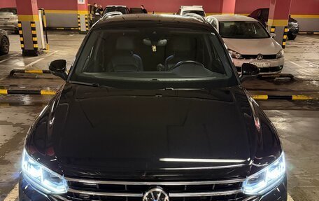 Volkswagen Tiguan II, 2020 год, 3 840 000 рублей, 1 фотография