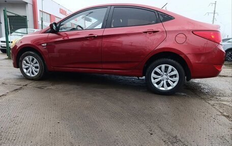 Hyundai Solaris II рестайлинг, 2016 год, 920 000 рублей, 3 фотография