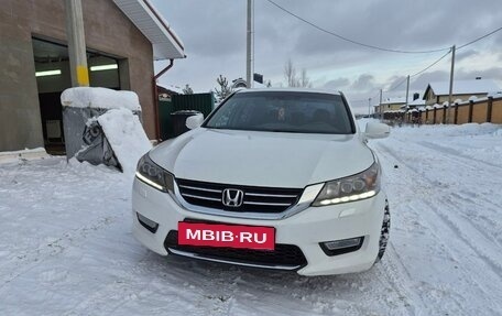 Honda Accord IX рестайлинг, 2013 год, 1 480 000 рублей, 3 фотография
