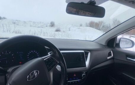 Hyundai Solaris II рестайлинг, 2019 год, 1 400 000 рублей, 9 фотография