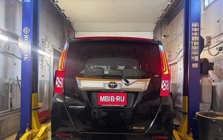 Toyota Roomy I, 2021 год, 1 450 000 рублей, 2 фотография