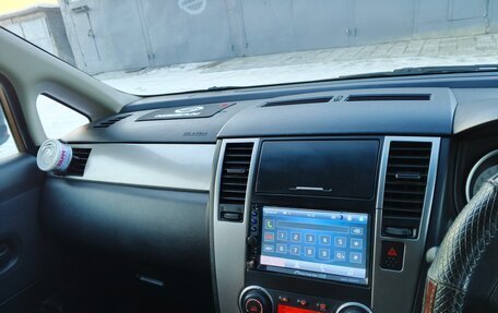 Nissan Tiida, 2010 год, 800 000 рублей, 4 фотография