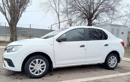 Renault Logan II, 2019 год, 900 000 рублей, 1 фотография