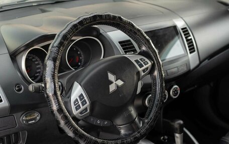 Mitsubishi Outlander III рестайлинг 3, 2007 год, 1 400 000 рублей, 11 фотография