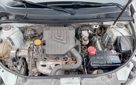 Renault Logan II, 2019 год, 900 000 рублей, 5 фотография