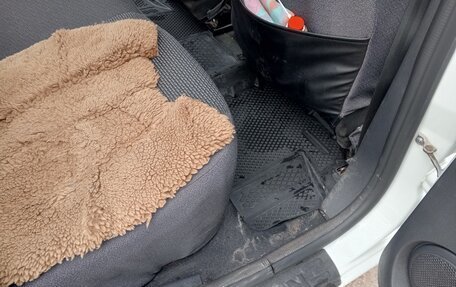 Renault Logan II, 2019 год, 900 000 рублей, 11 фотография