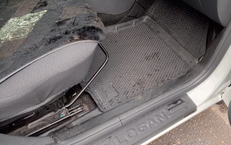 Renault Logan II, 2019 год, 900 000 рублей, 13 фотография