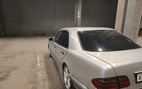 Mercedes-Benz E-Класс, 1998 год, 390 000 рублей, 5 фотография