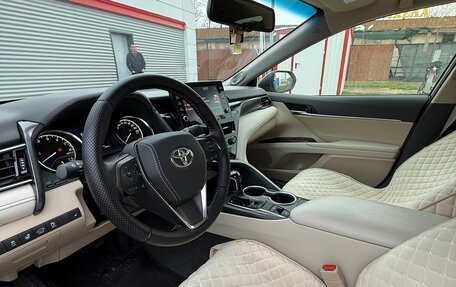 Toyota Camry, 2022 год, 3 900 000 рублей, 9 фотография