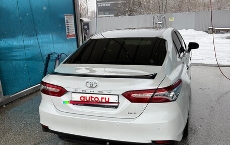 Toyota Camry, 2022 год, 3 900 000 рублей, 2 фотография