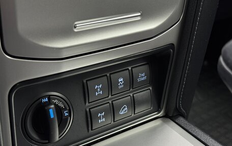 Toyota Land Cruiser Prado 150 рестайлинг 2, 2019 год, 5 099 000 рублей, 22 фотография