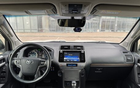 Toyota Land Cruiser Prado 150 рестайлинг 2, 2019 год, 5 099 000 рублей, 24 фотография