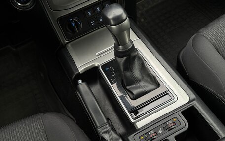 Toyota Land Cruiser Prado 150 рестайлинг 2, 2019 год, 5 099 000 рублей, 28 фотография